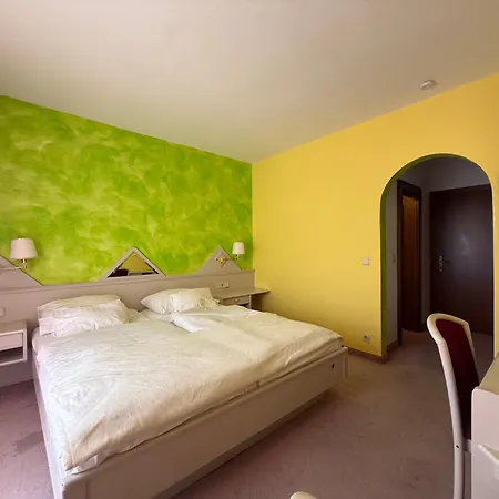 Hotell Seeblick 3*