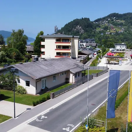 Seeblick Hotel Döbriach