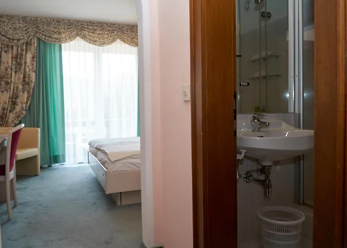 Seeblick Hotel Döbriach